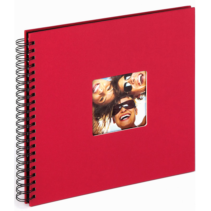 Spiral-bound album med 50 sorte sider 30×30 cm