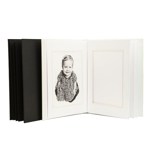 67 Mappen m/ hårdt omslag og faste sider til 13×17 billeder